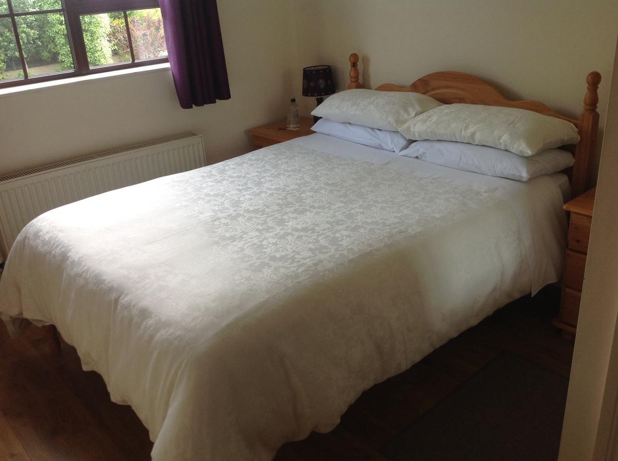 Auntie B'S Bed & Breakfast อาร์ดารา ภายนอก รูปภาพ